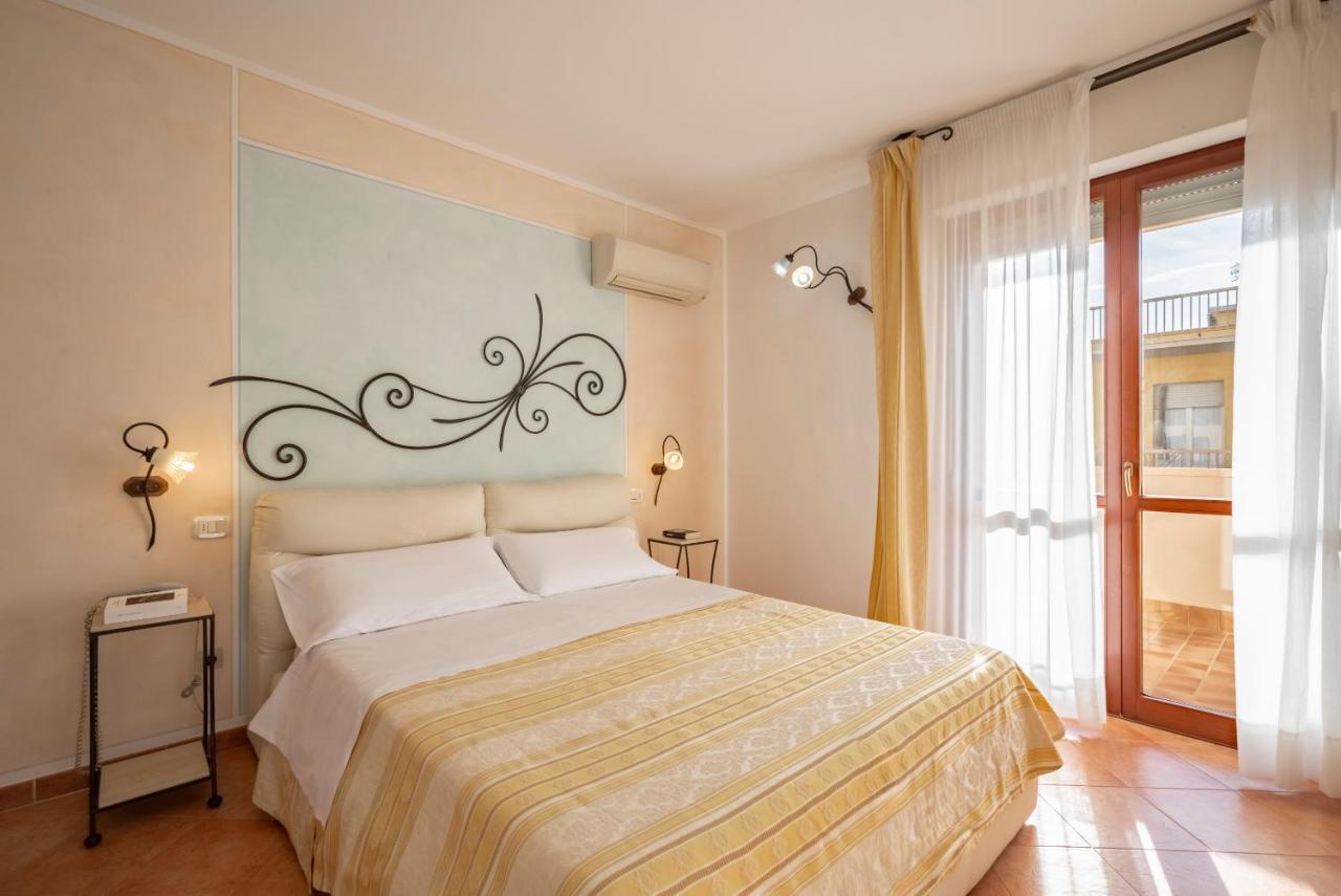 Lola Piccolo Hotel E Appartamenti Marina di Grosseto Extérieur photo