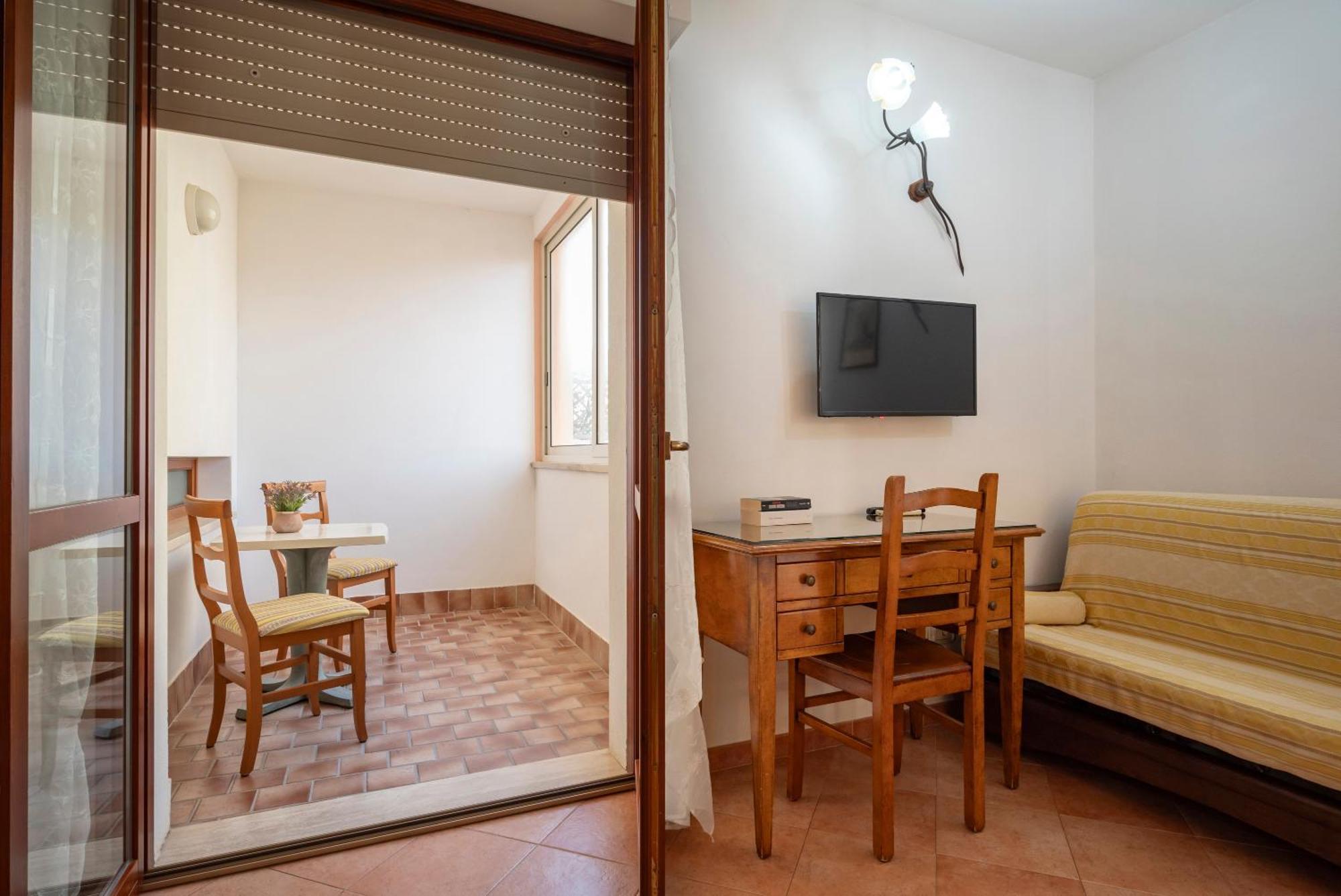 Lola Piccolo Hotel E Appartamenti Marina di Grosseto Extérieur photo